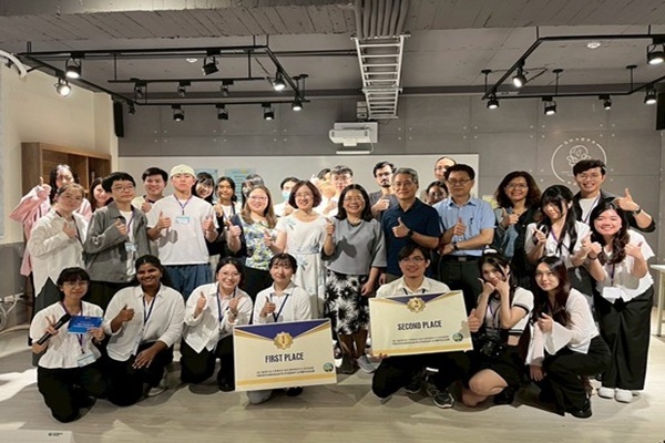 Brushing your teeth Blog Image 2